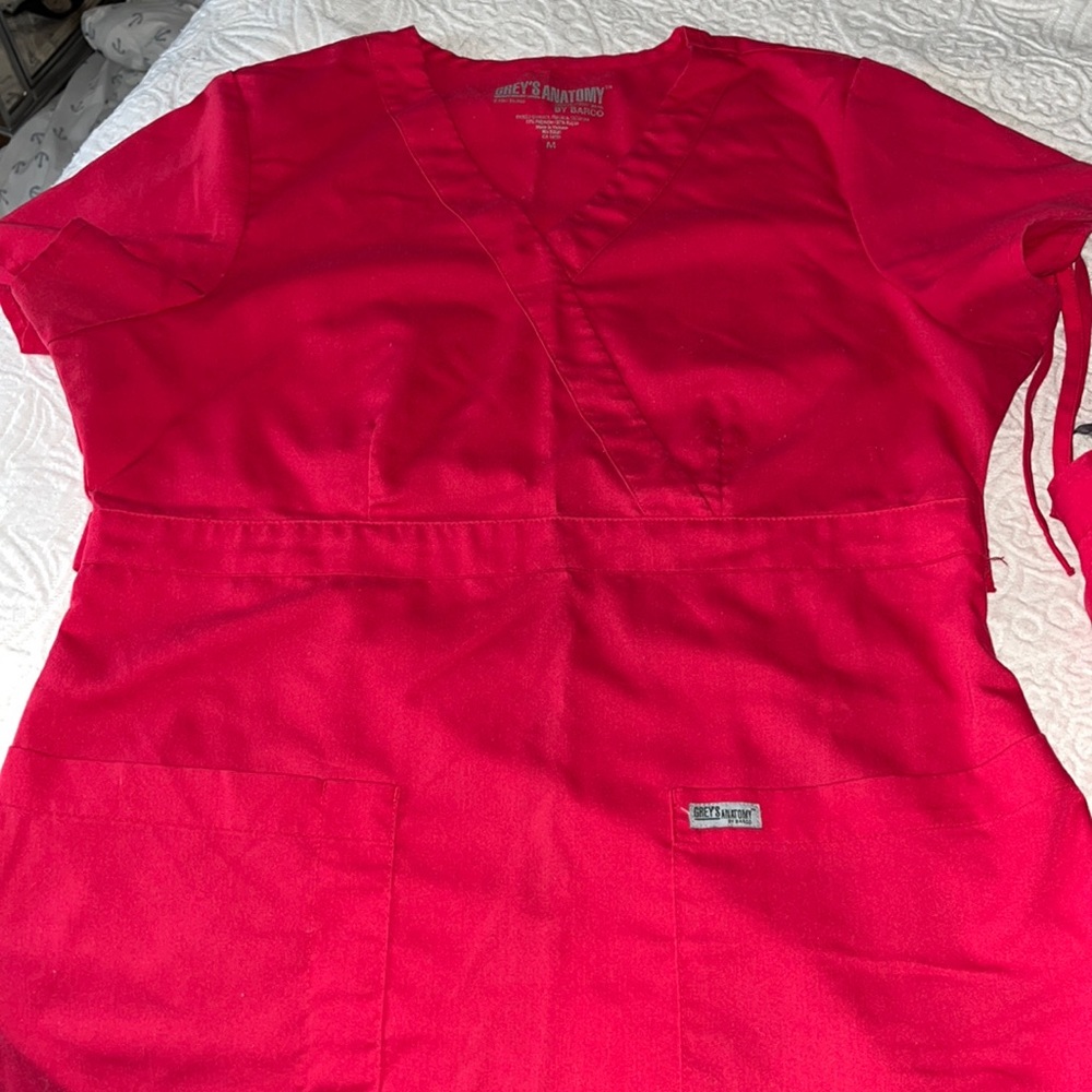 Grays Anatomy Scrubs - Picture 2 of 4